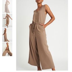 Relaxed Fit Jumper in Black (not Taupe)